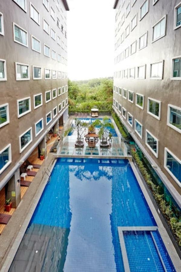 Ease Jomtien Hotel Exterior foto