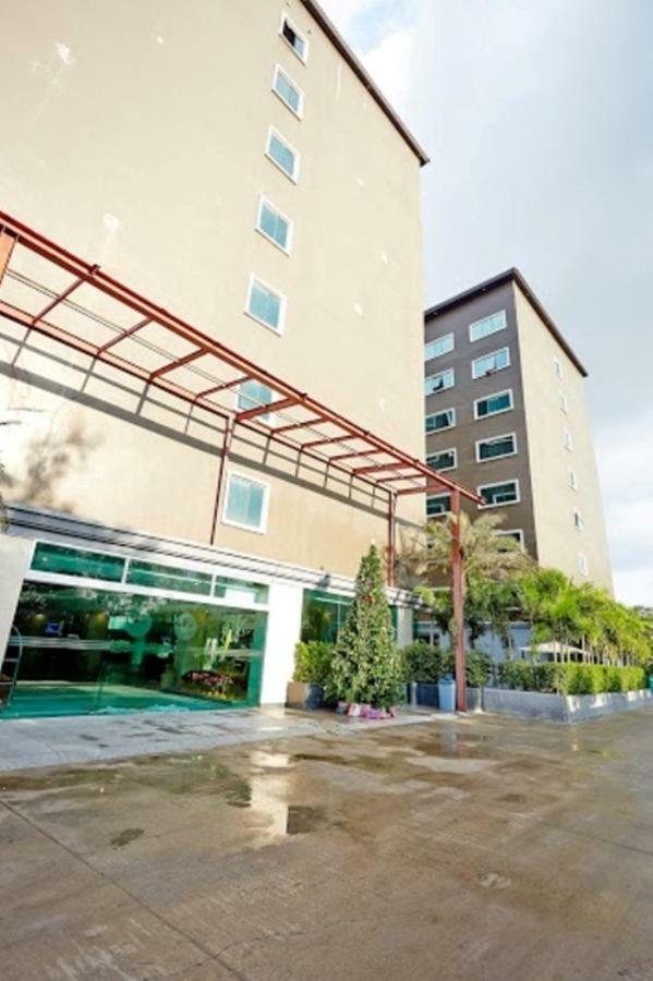 Ease Jomtien Hotel Exterior foto
